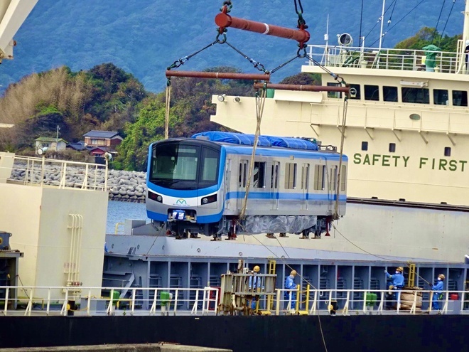  
Hình ảnh đoàn tàu metro rời cảng Kasado về Việt Nam. (Ảnh: VietNamNet)