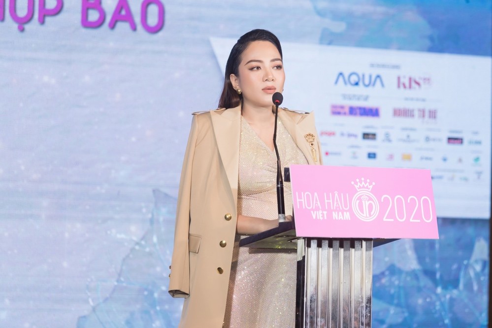  
Bà Lê Thị Hồng Nhung phát biểu trong họp báo Hoa Hậu Việt Nam 2020 - Tin sao Viet - Tin tuc sao Viet - Scandal sao Viet - Tin tuc cua Sao - Tin cua Sao