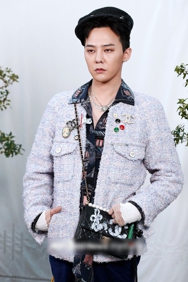 
G-Dragon gây sốt với phong cách nữ tính vào đầu năm 2020. (Ảnh: VNExpress)