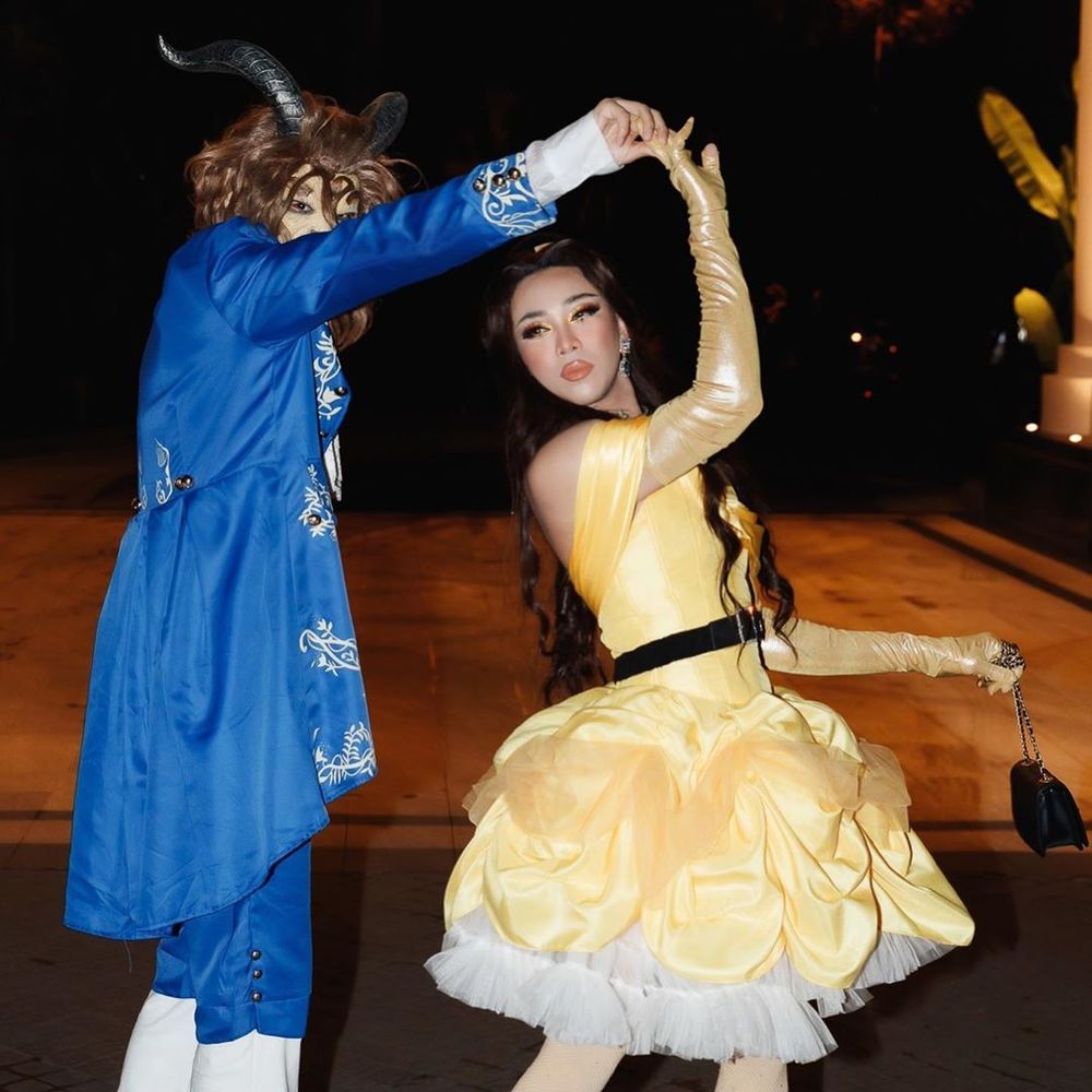  
Hoàng Ku trở thành nhân vật gây cười khi trở thành công chúa Belle, stylist Kenshj Phạm là quái vật trong bộ phim hoạt hình Người đẹp và quái vật. (Ảnh: Instagram nhân vật)