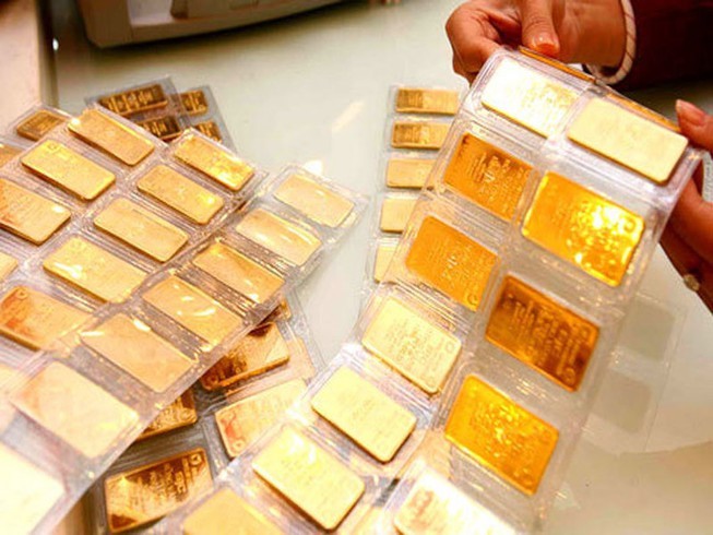 
Mặt hàng vàng miếng được bày bán tại cửa hàng (Ảnh: Pháp luật Online)