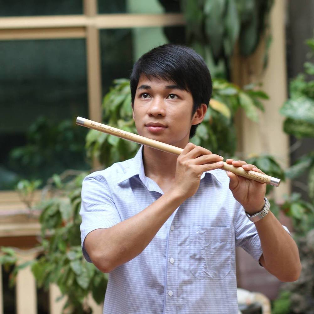  
Chân dung Mão - anh chàng từng thi 14 lần đại học và hiện đang làm giám đốc chuỗi cửa hàng kinh doanh về ống hút tre (Ảnh: FB Nguyễn Văn Mão)