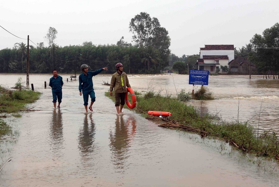  
Nước rút, người dân Quảng Ngãi sẽ dần trở về để khắc phục hậu quả sau bão. (Ảnh: Vietnamplus).