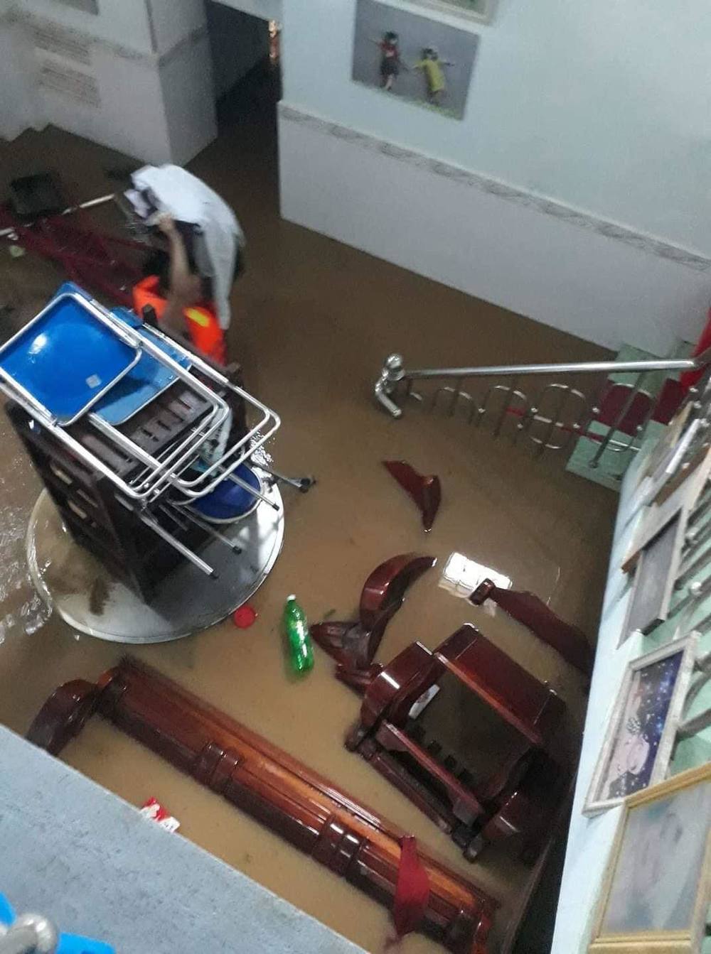  
Nhà dân ngập lụt sau khi bão số 9 gây mưa lớn. (Ảnh: FB: Đà Nẵng).