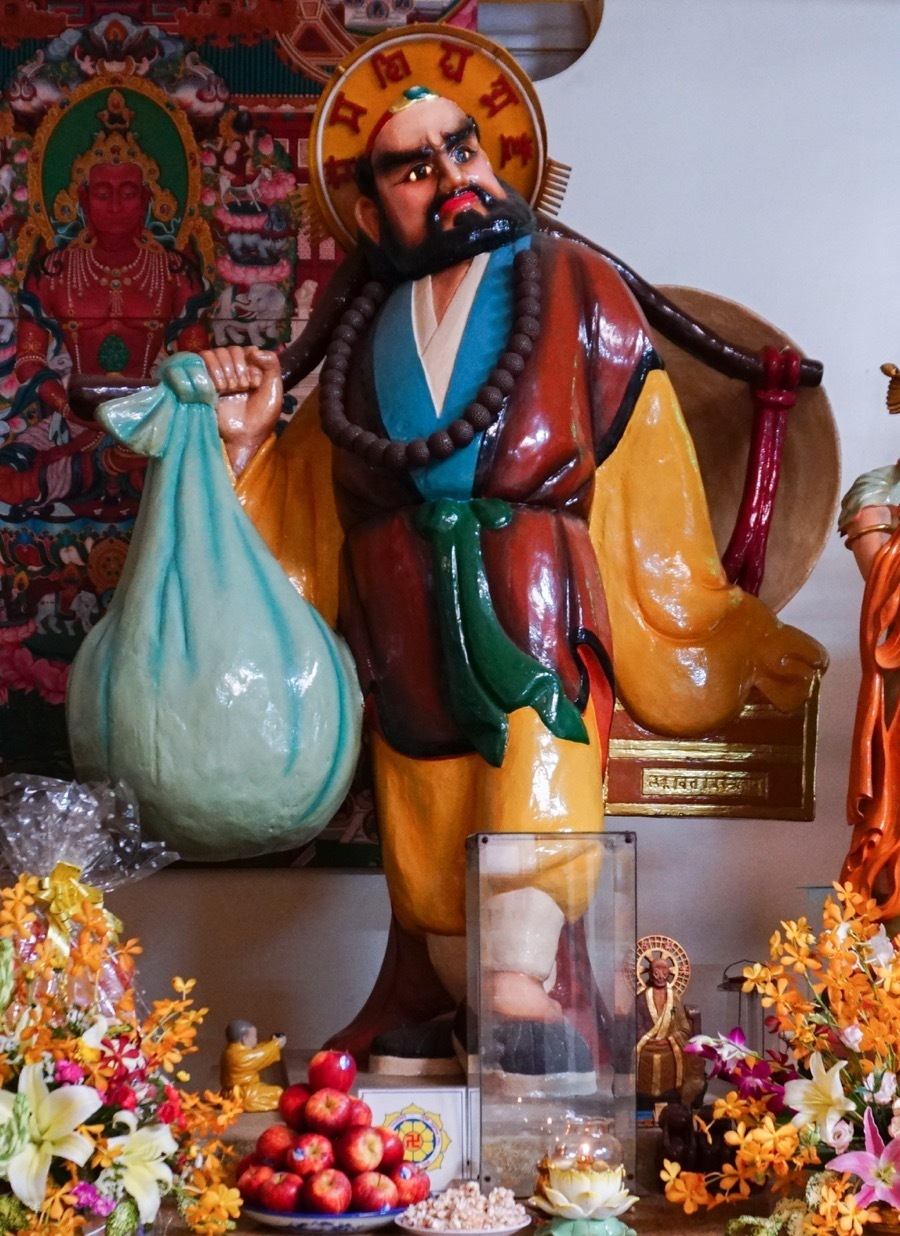 
Bức tượng Đạt Ma Sư Tổ làm bằng tóc người lớn nhất Việt Nam. (Ảnh: Quỳnh Trần)