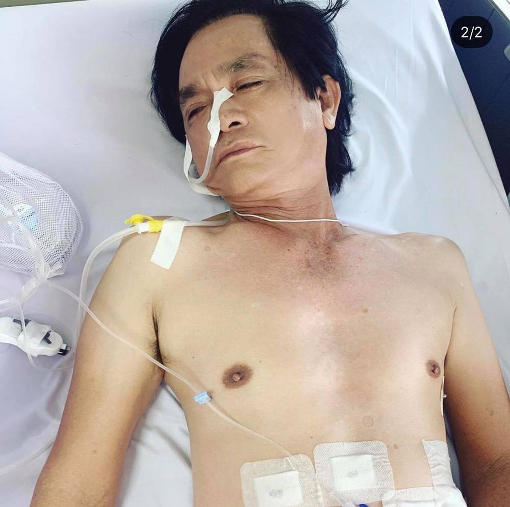  
Ngọc Trinh đăng ảnh ba nằm trên giường bệnh, thông báo tình trạng của ông đã ổn định. (Ảnh: IGNV)