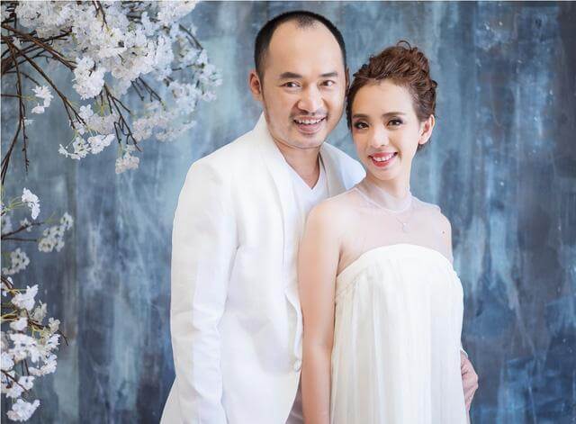 
Thu Trang, Tiến Luật hiện đang là cặp đôi nổi tiếng nhất nhì trong làng hài Vbiz (Ảnh: theo rucointernational.vn)