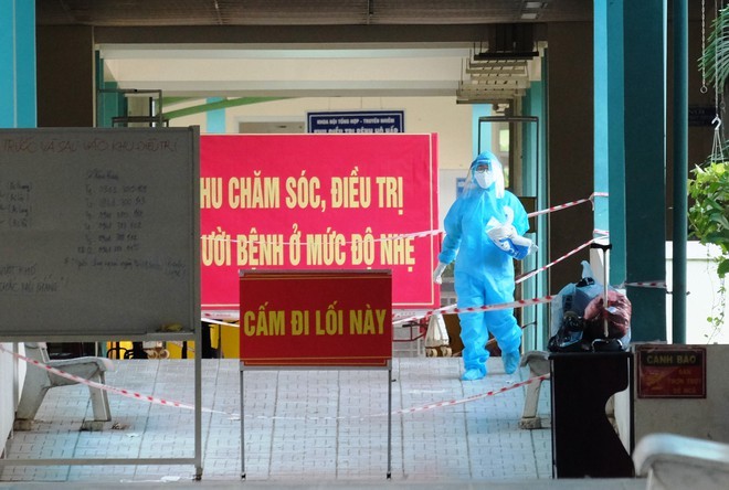 
Một khu vực bên trong Bệnh viện dã chiến Hòa Vang. (Ảnh: Thanh Niên)