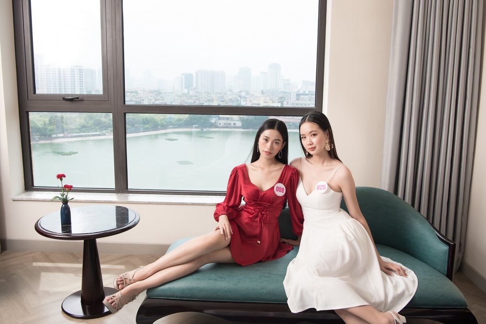  
Các thí sinh Hoa hậu Việt Nam 2020 thơ mộng bên view hồ Giảng Võ từ phòng ngủ - Tin sao Viet - Tin tuc sao Viet - Scandal sao Viet - Tin tuc cua Sao - Tin cua Sao