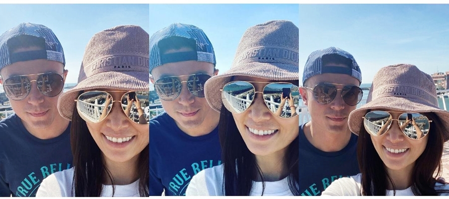 
Loạt ảnh selfie mộc mạc mới của cặp đôi khiến fan háo hức