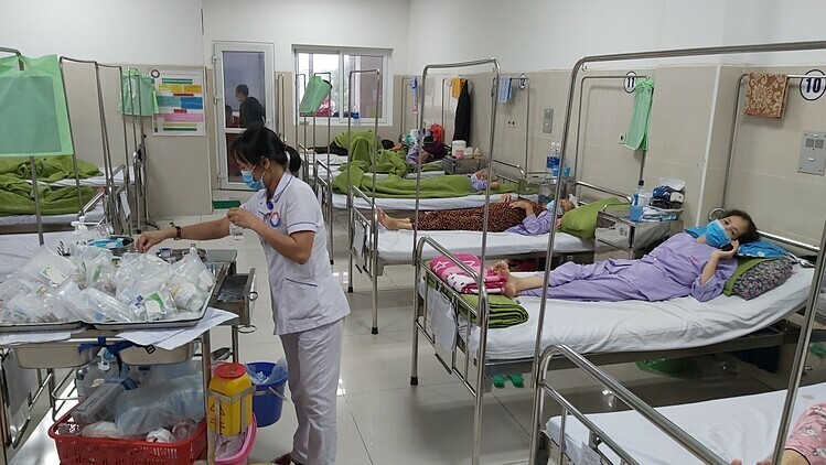  
Nhiều bệnh viện ở miền Trung gặp trở ngại lớn trong công tác điều trị bệnh. (Ảnh: VnExpress) 