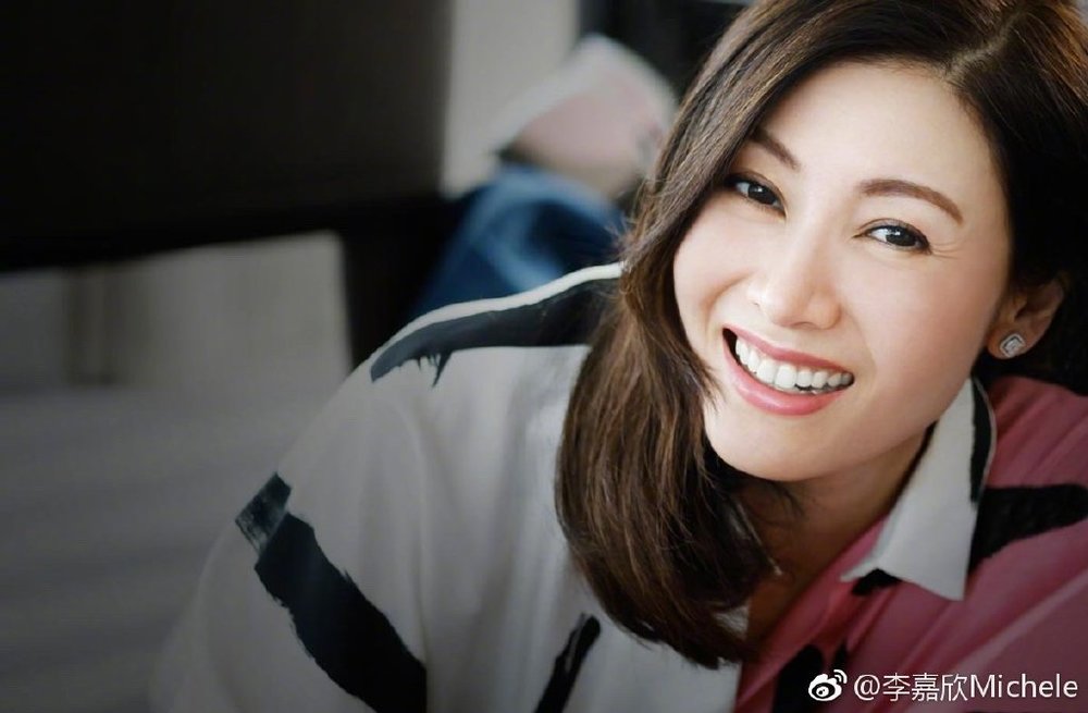 
Nụ cười rạng rỡ của Lý Gia Hân cho thấy cuộc sống của cô viên mãn cỡ nào. (Ảnh: Weibo).