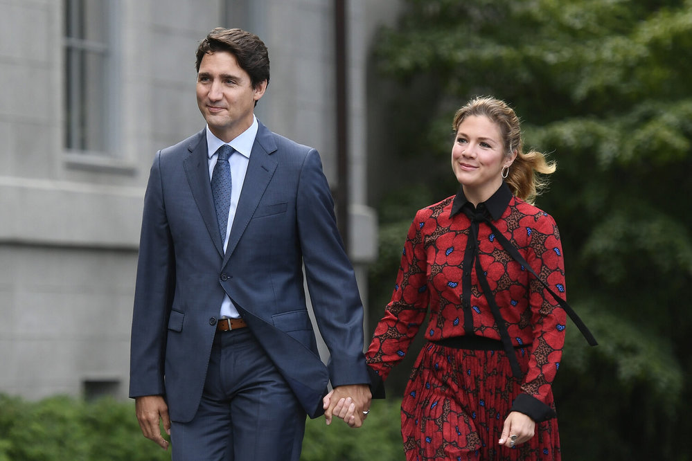  
Tại Canada, khi vợ nhiễm bệnh, Thủ tướng Justin Trudeau đã tự cách ly, làm việc tại nhà. (Ảnh: CNN).