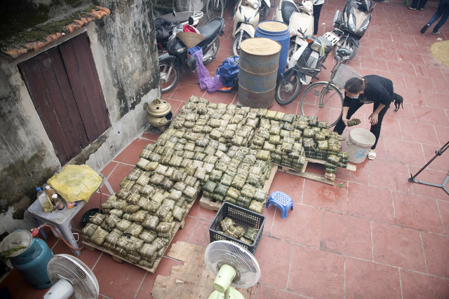  
2.000 chiếc bánh chưng nghĩa tình của người Hà Nội (Ảnh: Giadinh.net)