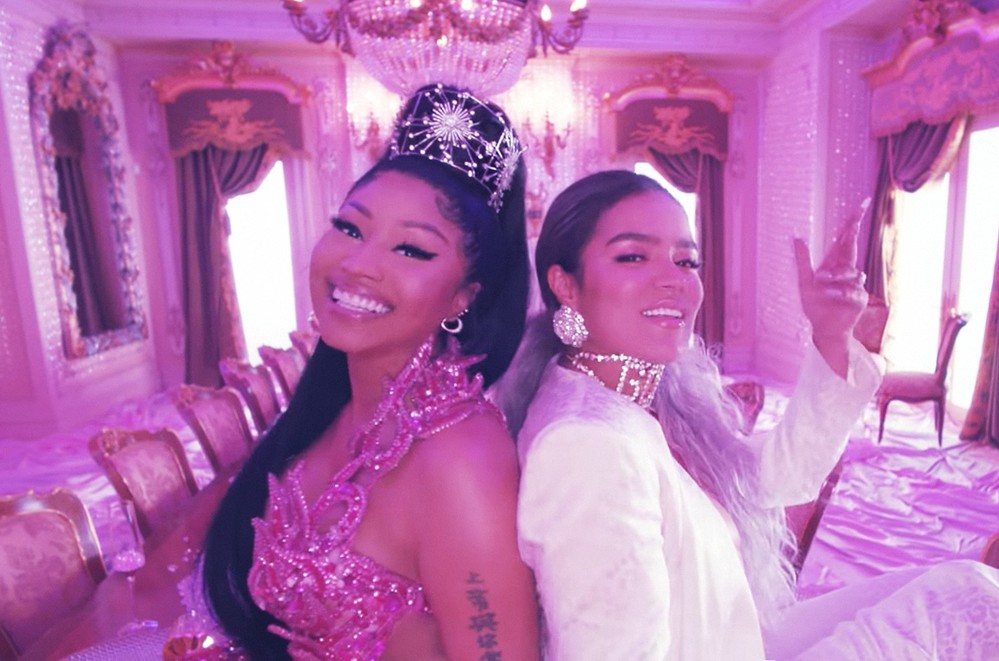  
Karol G và Nicki Minaj trong bản hit Tusa. (Ảnh: Billboard)