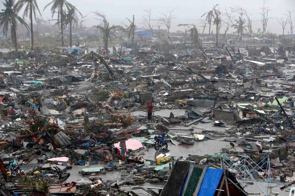  
Sức tàn phá kinh khủng của bão Hải Yến khi đổ bộ Philippines. (Ảnh: Lao Động).