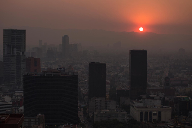  
Ô nhiễm không khí dày đặc ở Mexico. (Ảnh: Daily UK)
