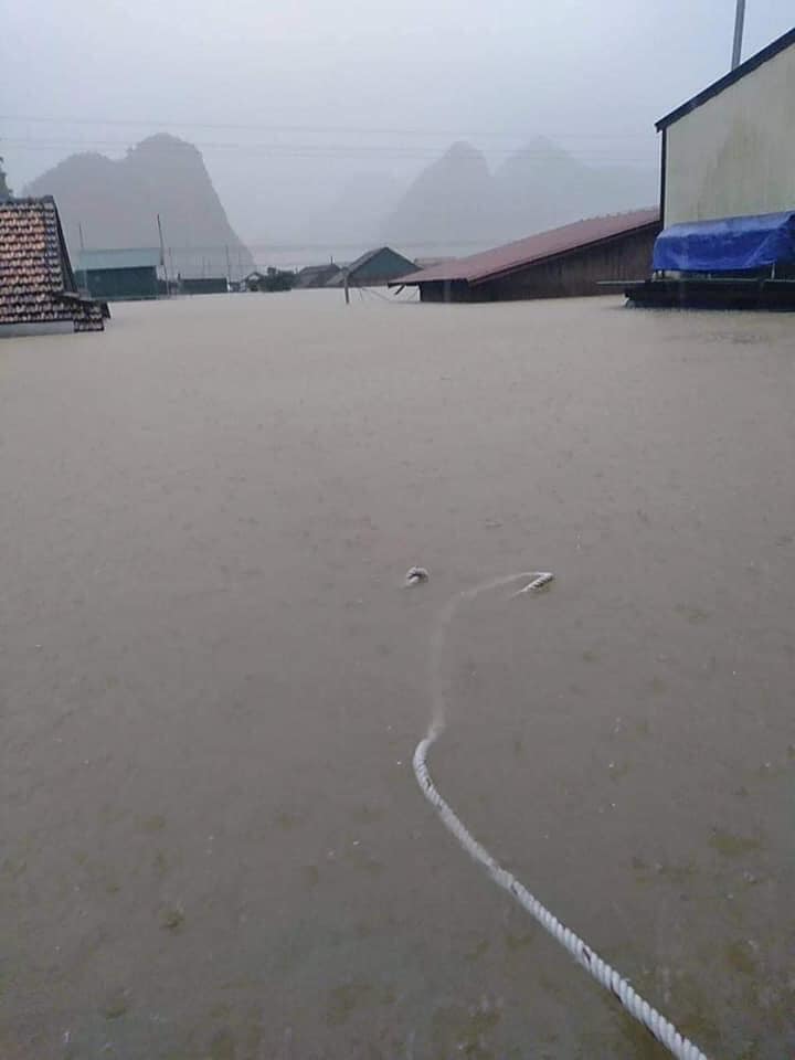  
Nước lũ tại Quảng Bình dâng nhanh. (Ảnh: FB: Quảng Bình Hôm Nay).