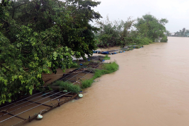 
Nhiều khu vực ở Huế bị ngập nặng do mưa lớn kéo dài (Ảnh: VTV)