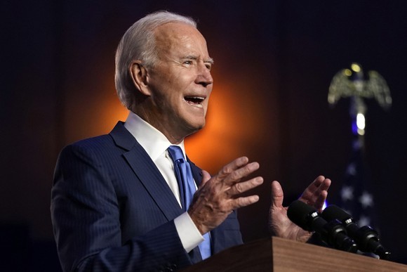  Ông Joe Biden trong một cuộc diễn thuyết. (Ảnh: CNN).