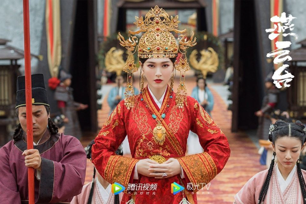  
Với phim Yến Vân Đài, Đường Yên vào vai nữ chính Tiêu Yến Yến có cuộc đời thăng trầm. (Nguồn: Fanpage nv)