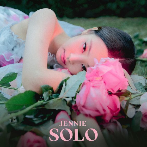  
MV SOLO của Jennie đã ra mắt 2 năm nhưng cô nàng còn chưa comeback. (Ảnh: Pinterest)