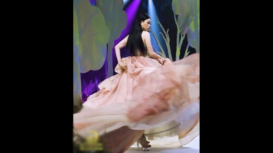 Vì sao netizen cho rằng màn xoay váy hoàn hảo của Khánh Vân là điềm báo  cô sẽ tiến xa