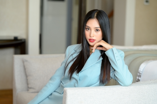 Hoa hậu Trần Tiểu Vy chia sẻ cảm xúc trước thềm hết nhiệm kỳ - Tin sao Viet - Tin tuc sao Viet - Scandal sao Viet - Tin tuc cua Sao - Tin cua Sao