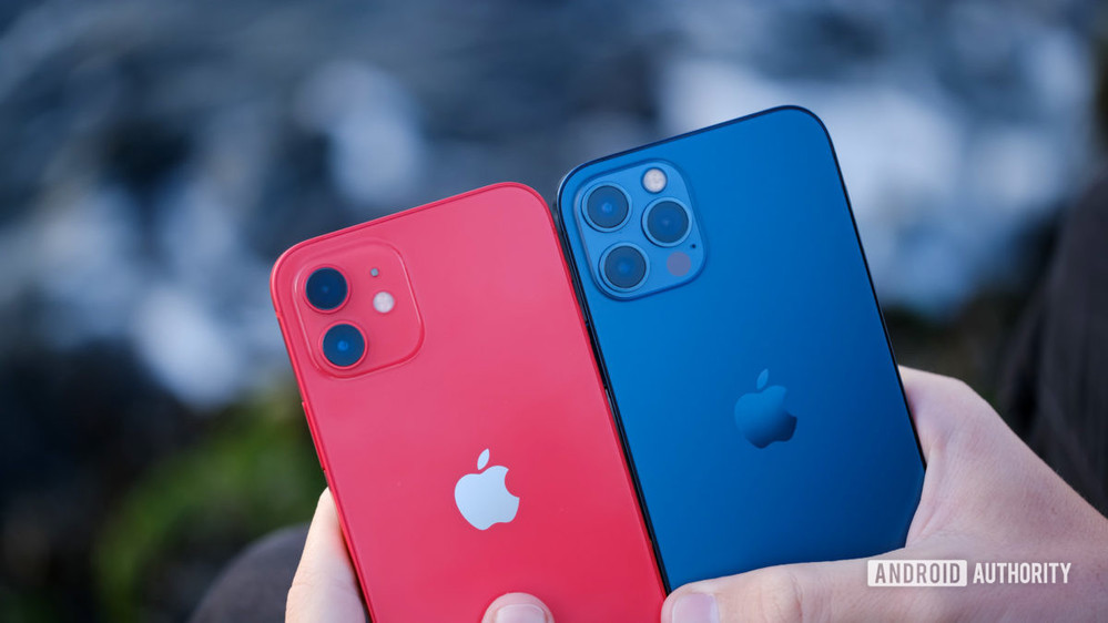  
iPhone 12 và iPhone 12 Pro lần lượt giảm giá sau khi về Việt Nam. (Ảnh: 9to5mac).