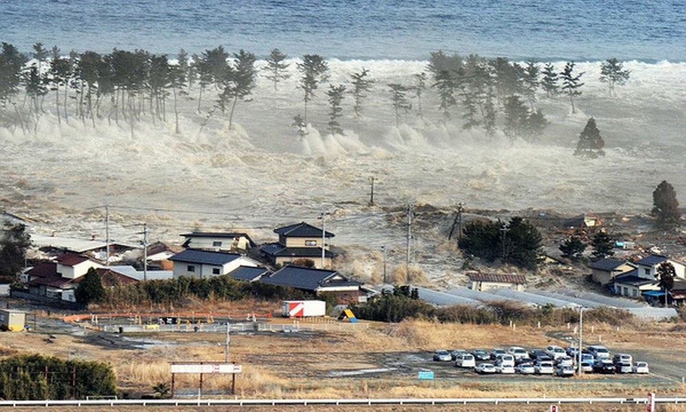  
Hình ảnh Nhật Bản trong trận sóng thần nhiều năm trước. (Ảnh: Asahi).