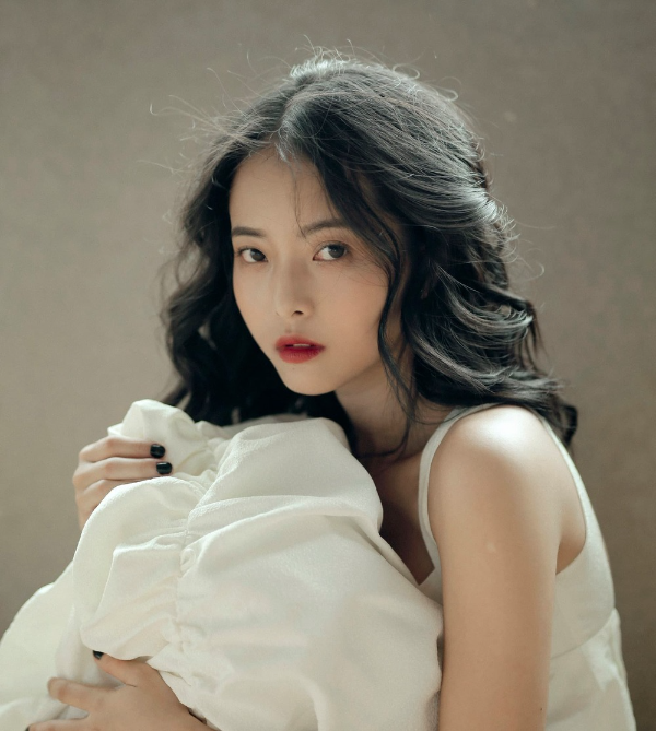  
Yu Dương là nữ diễn viên, người mẫu tài năng với nét đẹp ma mị và phong cách độc đáo của Vbiz. (Nguồn: FB nhân vật) - Tin sao Viet - Tin tuc sao Viet - Scandal sao Viet - Tin tuc cua Sao - Tin cua Sao
