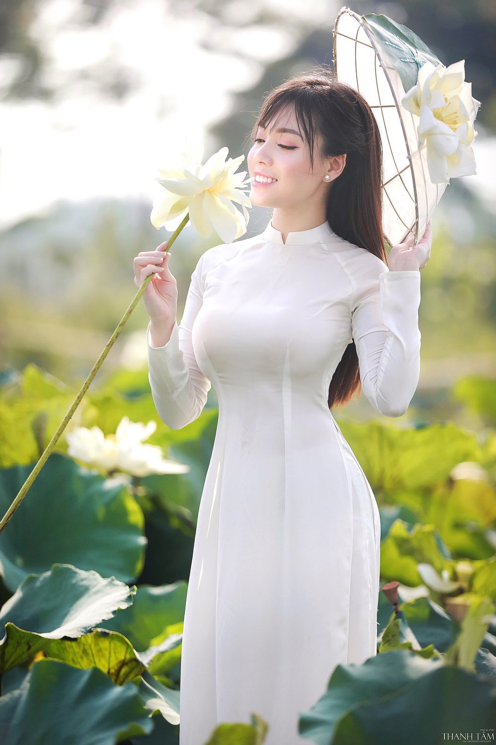 Au Ha My Diện Vay Xẻ Sau Tao Bạo Khoe Chan Nuột Na