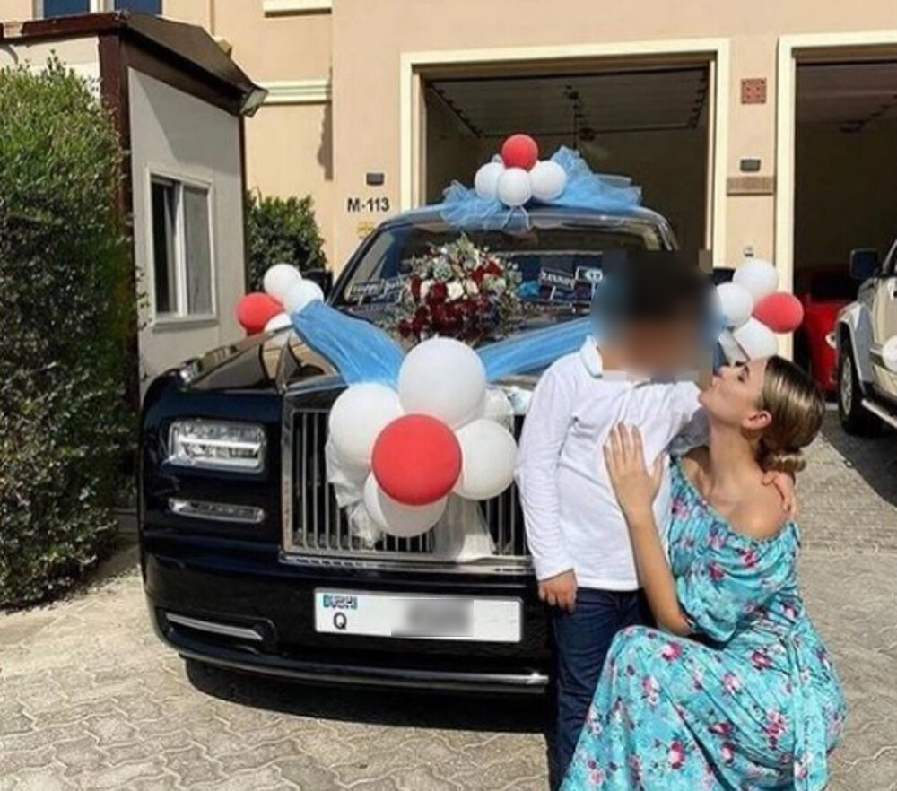  
Bà mẹ 34 tuổi mua xe 8 tỷ đồng cho con trai 12 tuổi. (Ảnh: Gulnora Mukhedinova)