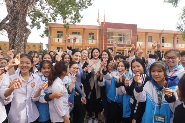 
Có thể nói rằng, các cô gái của Hoa Hậu Việt Nam 2020 đã nhận được rất nhiều sự yêu thương và mến mộ của công chúng (Ảnh: NVCC). - Tin sao Viet - Tin tuc sao Viet - Scandal sao Viet - Tin tuc cua Sao - Tin cua Sao