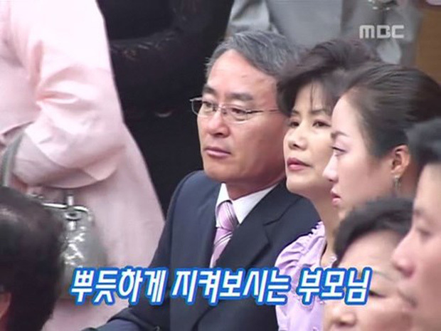  
Gia đình Kim Tae Hee từng xuất hiện trên một chương trình khác. (Ảnh: Chụp màn hình)