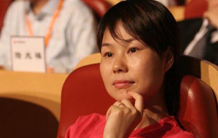  
Chân dung người phụ nữ đứng sau thành công vang dội của Jack Ma suốt 30 năm qua. (Ảnh: Glamour Path)