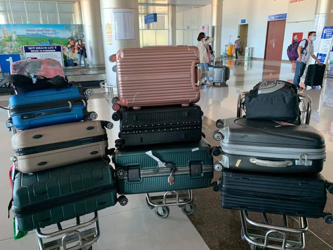  
Hình ảnh những chiếc vali mà nhóm này mang đi du lịch. (Ảnh: H.P)