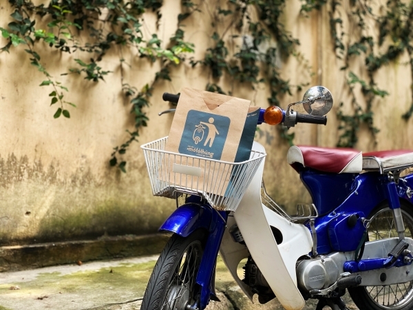 UNICEF Việt Nam biến xe máy thành “thùng rác” công cộng