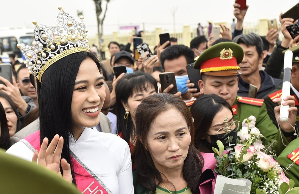 2021 | MISS WORLD VIETNAM | ĐỖ THỊ HÀ - Page 2 Viec-lam-dau-tien-cua-hoa-hau-do-thi-ha-khi-tro-ve-que-thanh-hoa-f2d9ed7e