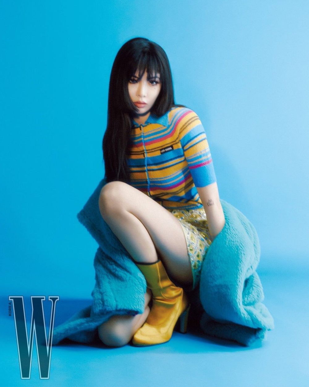  
Hình ảnh của HyunA trên tạp chí số tháng 2. (Ảnh: W Korea)