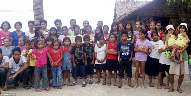  
Bức ảnh chụp cư dân đảo Alabat ( Philippines) khiến nhiều người chú ý. (Nguồn: Newslions)
