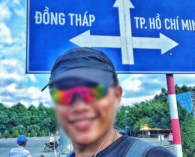  
Chàng trai quyết định đi xuyên Việt bỗng trở nên nổi tiếng trên mạng xã hội. (Ảnh: FB V.D.H)