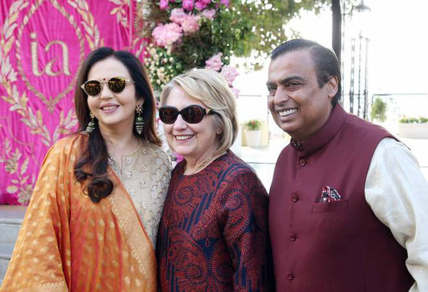  
Bà Hillary Clinton có mối quan hệ thân thiết với nhà Ambani. (Ảnh: South China Morning Post)