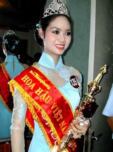 
Cô đăng quang ngôi vị Hoa hậu khi mới 17 tuổi. (Ảnh: Lao động)