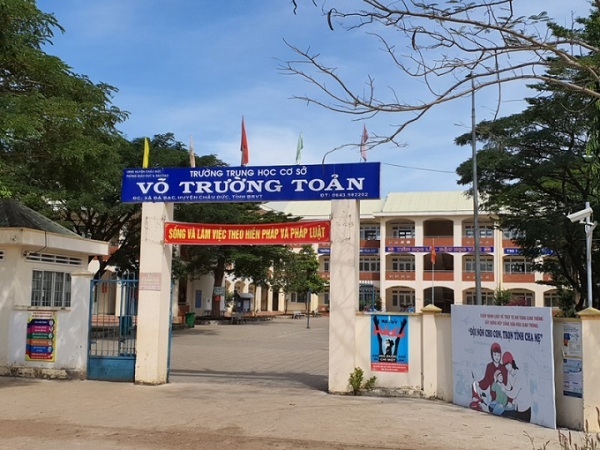  
Trường THCS Võ Trường Toản, xã Đá Bạc, H.Châu Đức, Bà Rịa – Vũng Tàu (Ảnh: Gia đình Việt Nam)