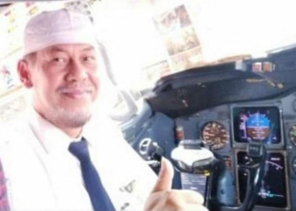  
Cơ trưởng Afwan đã điều khiển chiếc máy bay bị rơi hôm 9/1. (Ảnh: Tribunnews)