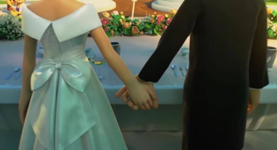  
Cặp đôi nắm tay nhau hạnh phúc. (Ảnh: FB Cinema Bravo)