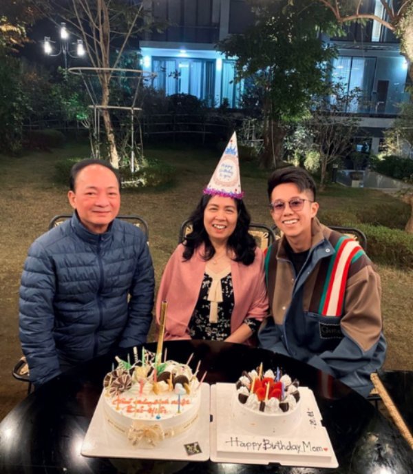 
Matt Liu trong bữa tiệc sinh nhật của mẹ Hương Giang gần đây. (Ảnh: IG)