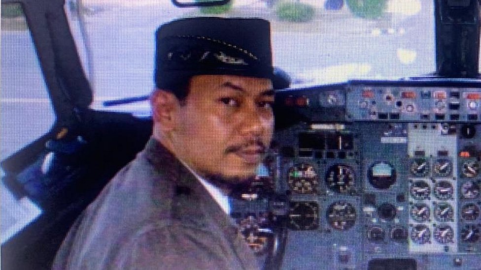  
Cơ trưởng Afwan là người điều khiển chuyến bay này. (Ảnh: Metro UK)
