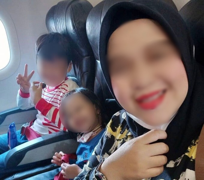  
Ratih Windania, người mẹ mang thai 4 tháng cùng hai con nhỏ trên chuyến bay SJ 182 hôm 9/1. (Ảnh: Instagram nạn nhân)
